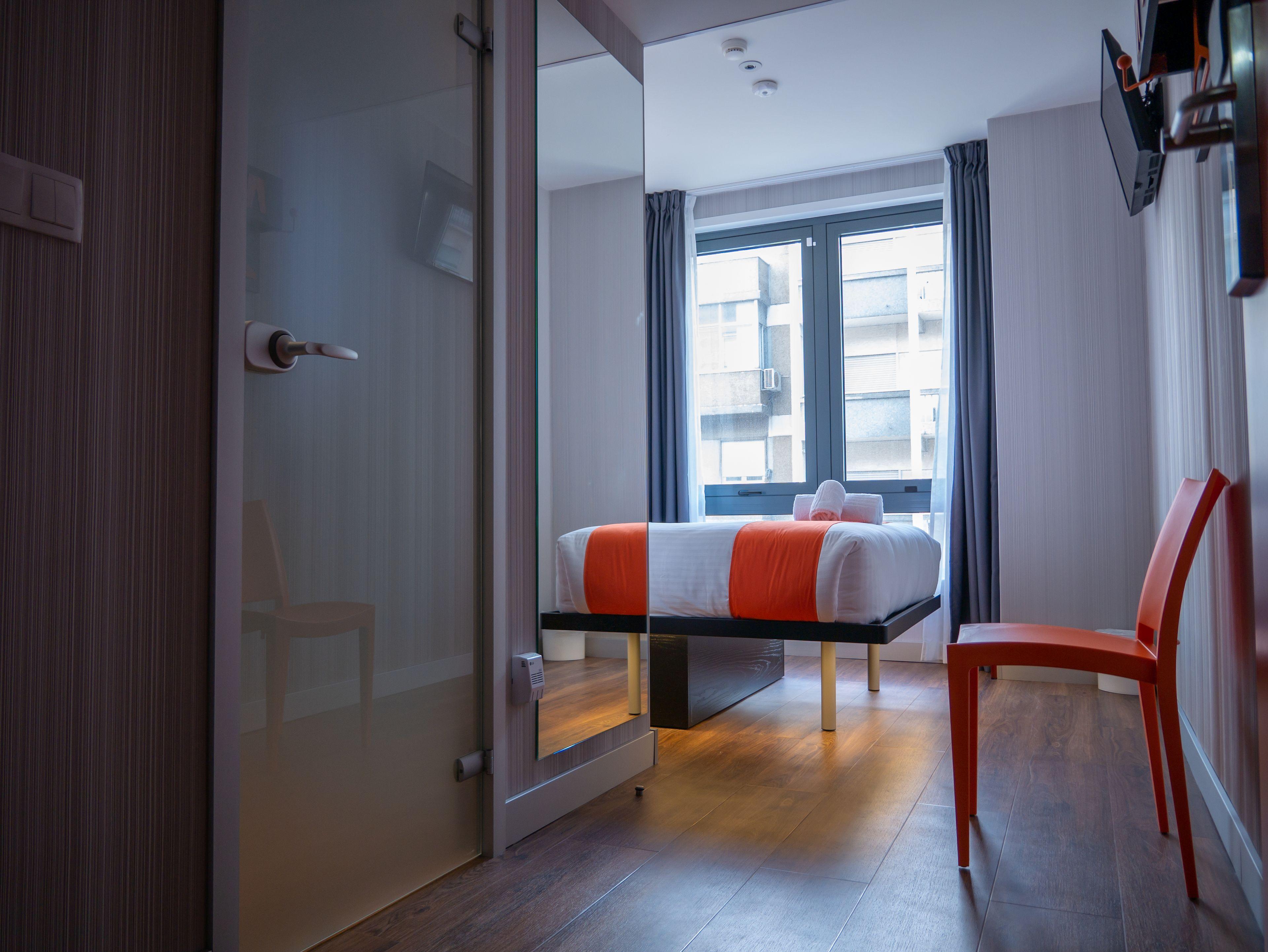 Easyhotel Lisbon — Foto 3