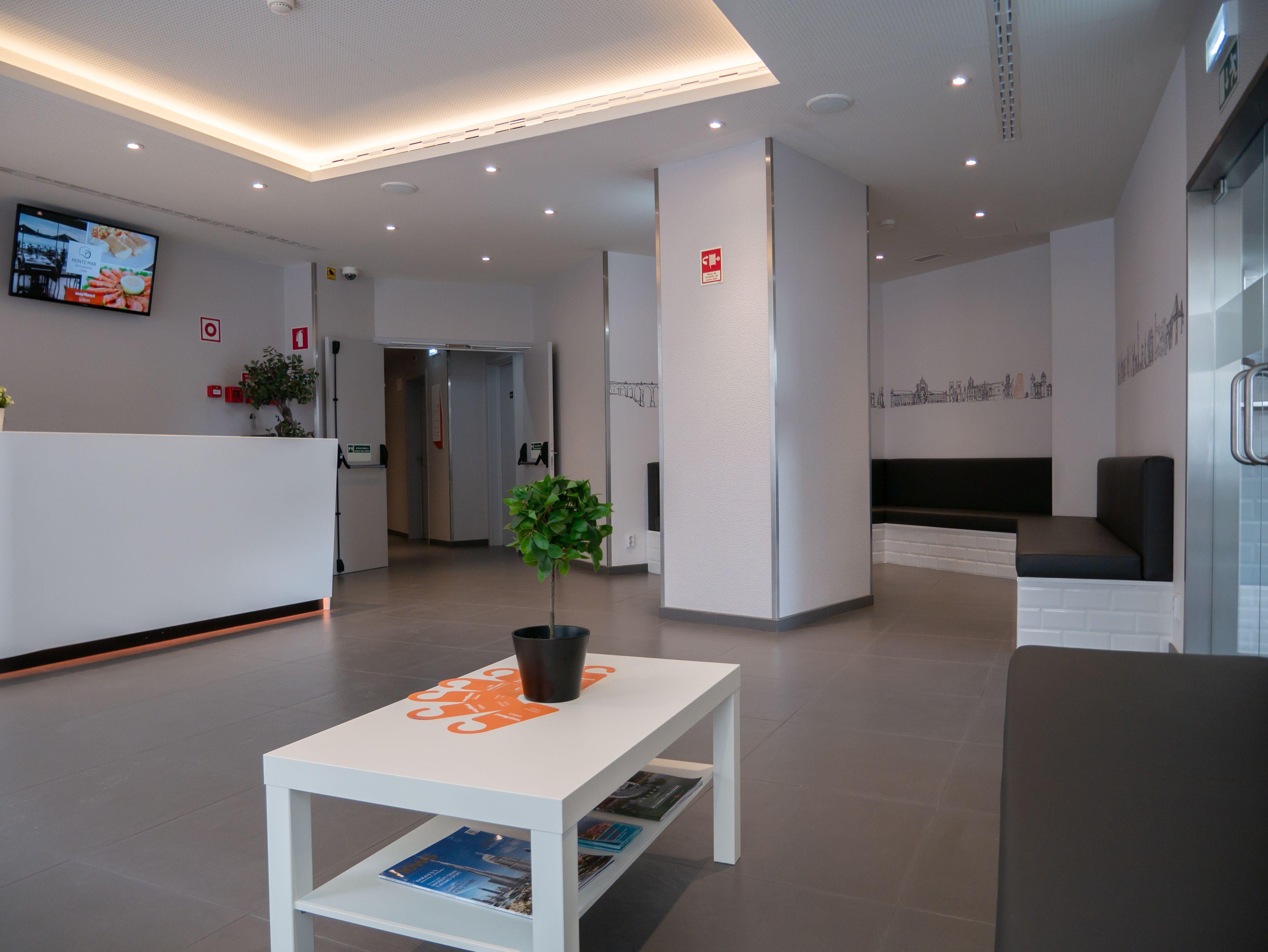 Easyhotel Lisbon — Foto 1